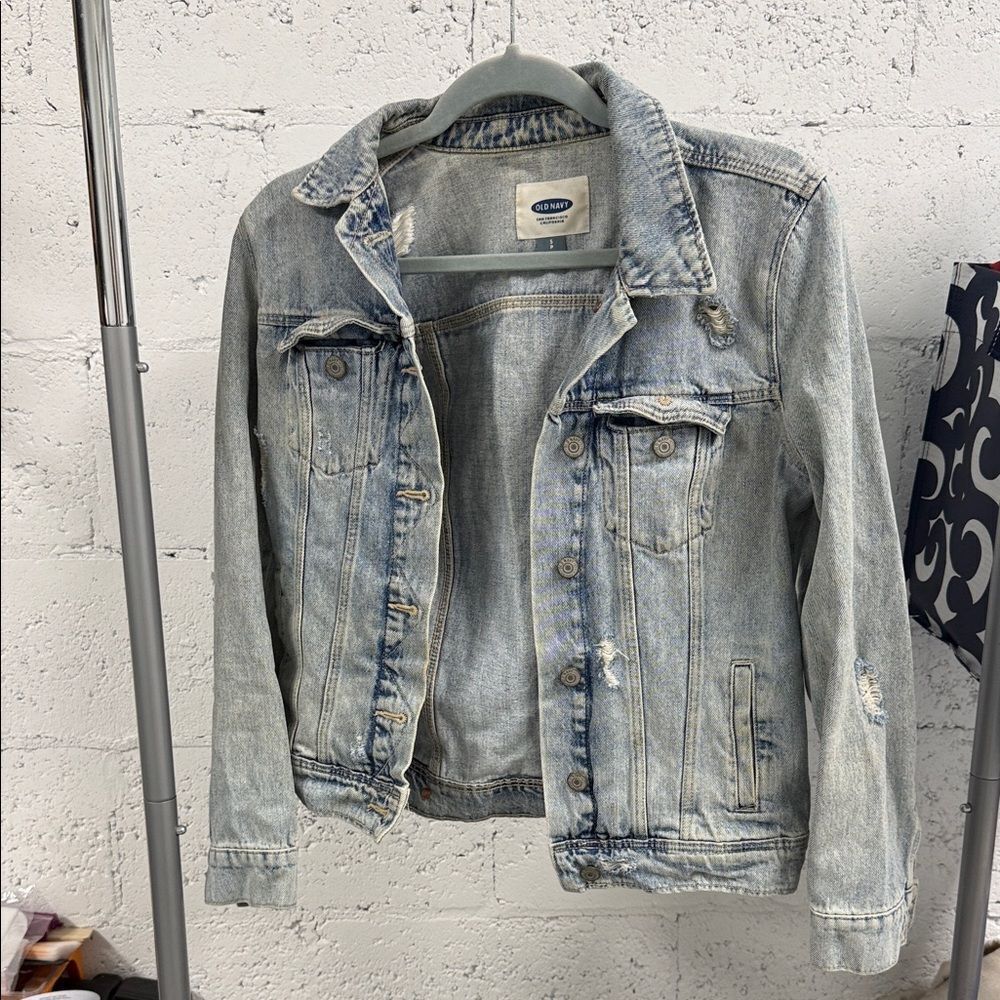 Old Navy Faded Wash Blue Denim Jacket - Size Medium - Excellent Condition Jacket